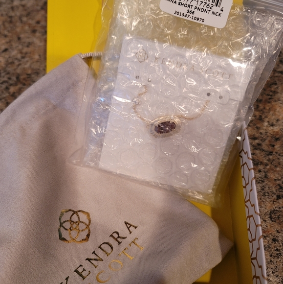 Kendra Scott Anna Short Pendant Necklace BNWT - Picture 2 of 2
